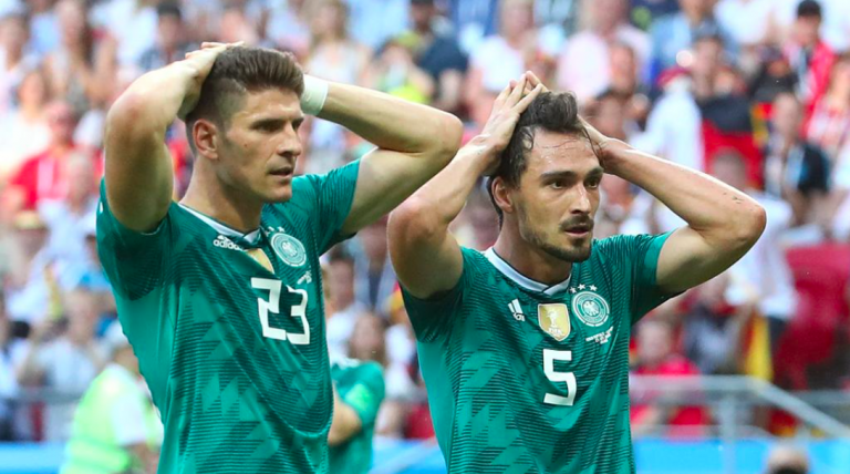 Germania sconfitta, esultano gli italiani sui social