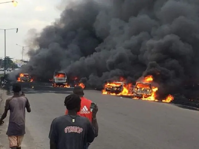 Incendio, Lagos
