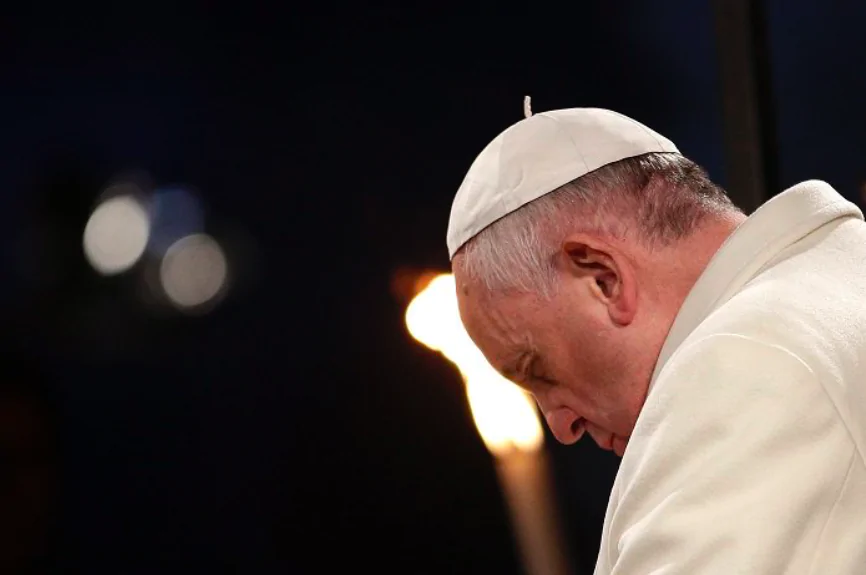 Papa Francesco rimuove altri due vescovi cileni