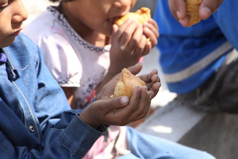 Migranti, 28 minori fuggono dal centro accoglienza Migranti, 28 minori dell'Aquarius fuggono dal centro accoglienza