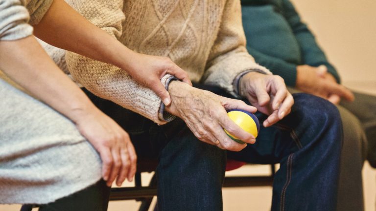 Badanti e colf, aumento dei costi in arrivo