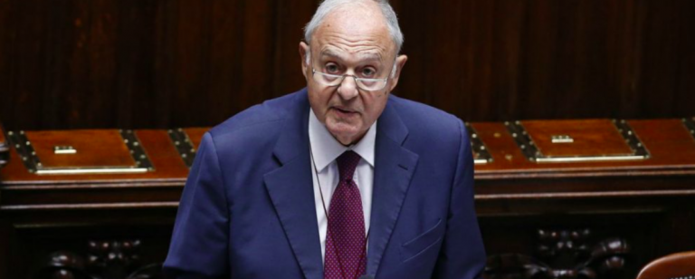Savona indagato per usura bancaria Savona indagato per usura bancaria