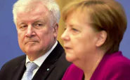 Germania, scontro tra Seehofer e Merkel sui migranti