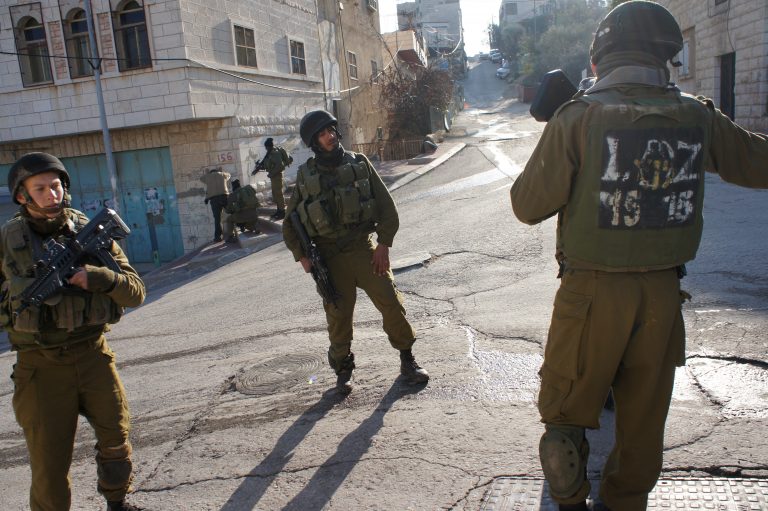 Israele bombarda la Striscia di Gaza