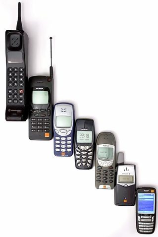 400px Mobile phone evolution 1 319x478