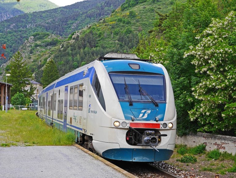 treno investe bambini