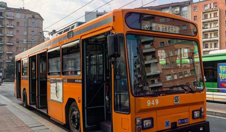 Blocca bus a Milano