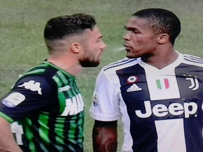 Douglas Costa sputo Di Francesco
