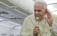Papa Francesco risponde alle accuse: "Silenzio e preghiera"