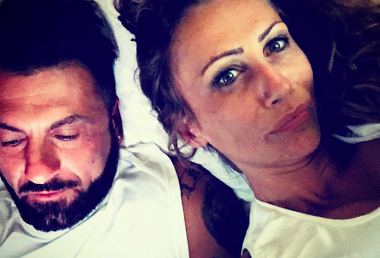 Sossio Aruta visto con un'altra donna