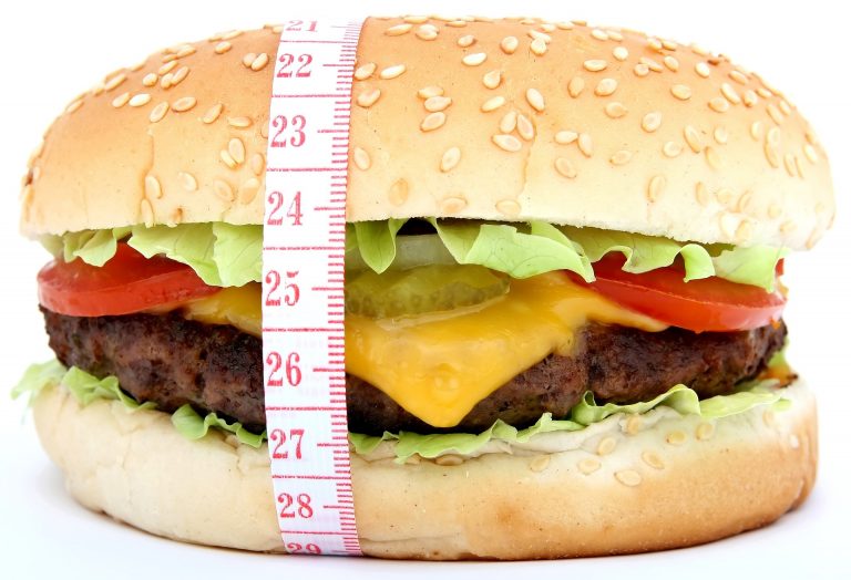 Alimentazione equilibrata: come dimagrire in modo sano senza rischi