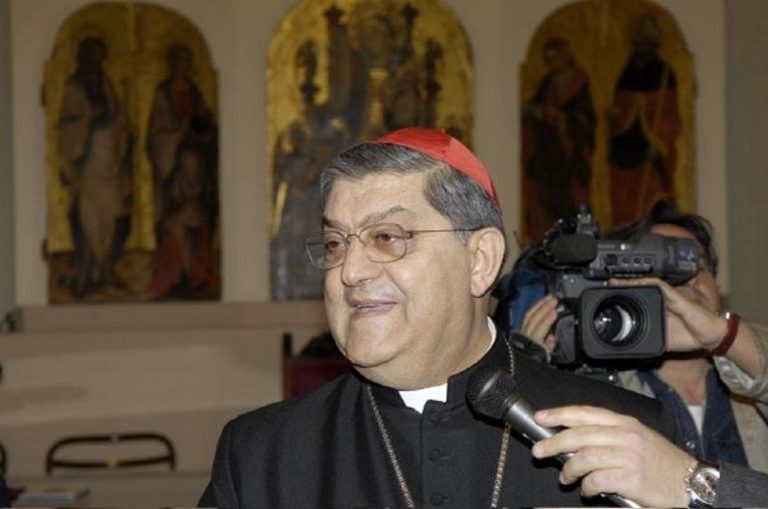 Arcivescovo si sente male al miracolo di San Gennaro