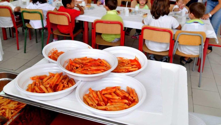 mensa scolastica vermi