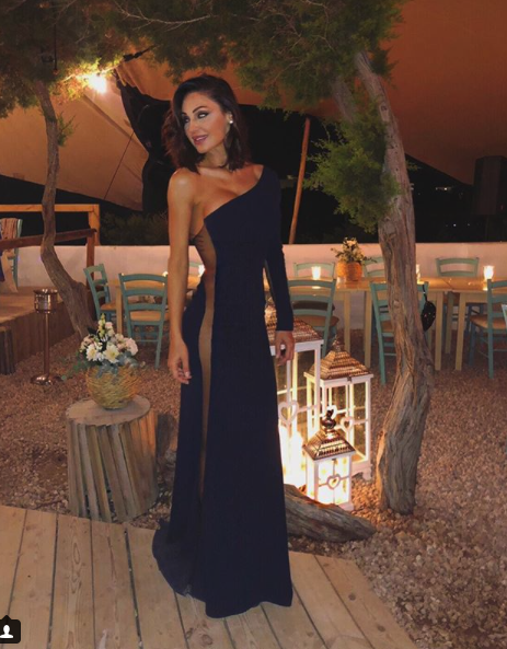 Anna Tatangelo senza slip