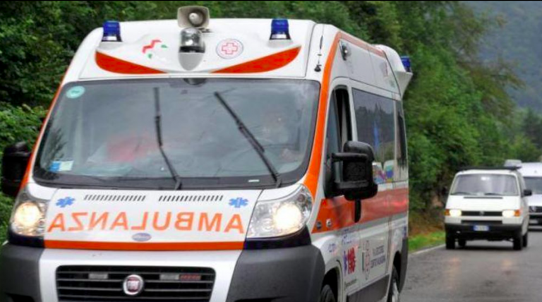 Aosta, bambino grave per caduta da minimoto