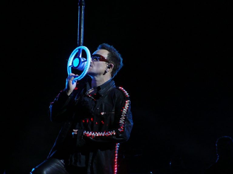 Bono avverte l'europa, i populisti sono satana