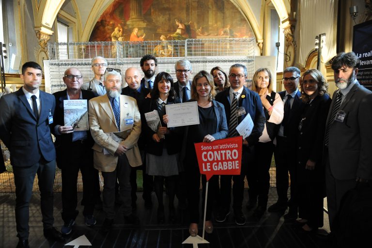 end the cage age, contro le gabbie