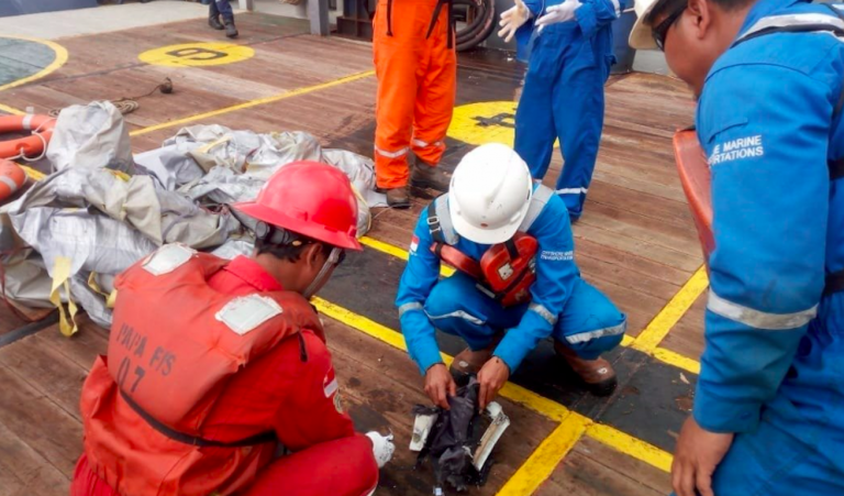 Indonesia, precipita aereo con 188 persone a bordo