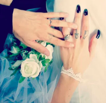 la foto degli anelli su Instagram