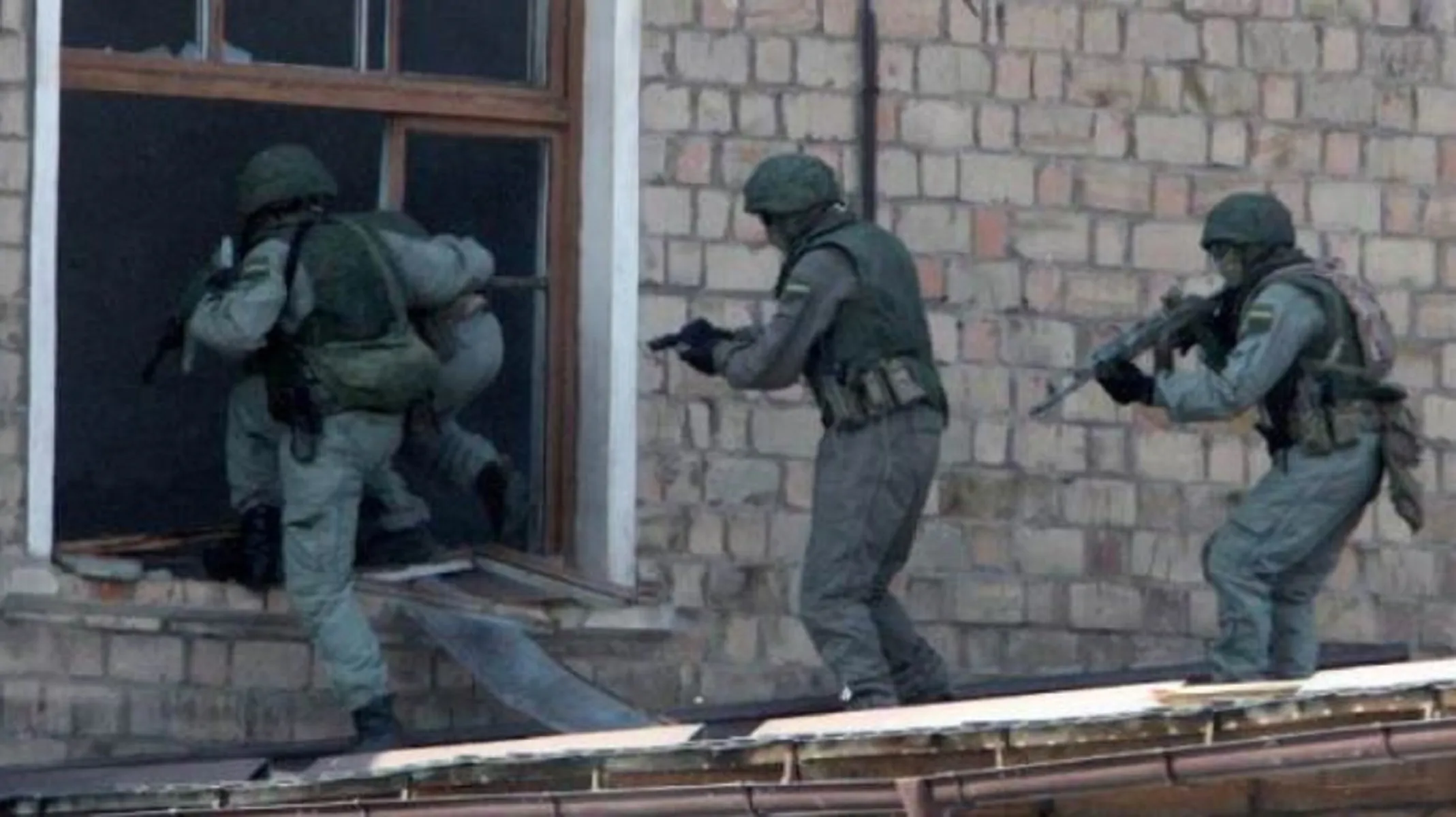 Crimea, esplosa una bomba in una scuola: 13 morti