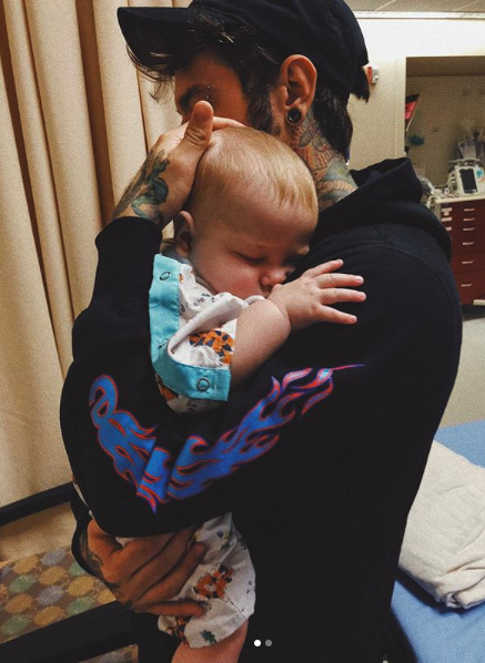 Fedez con Leone