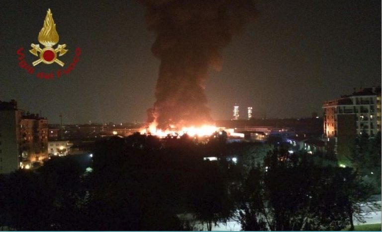 incendio a milano