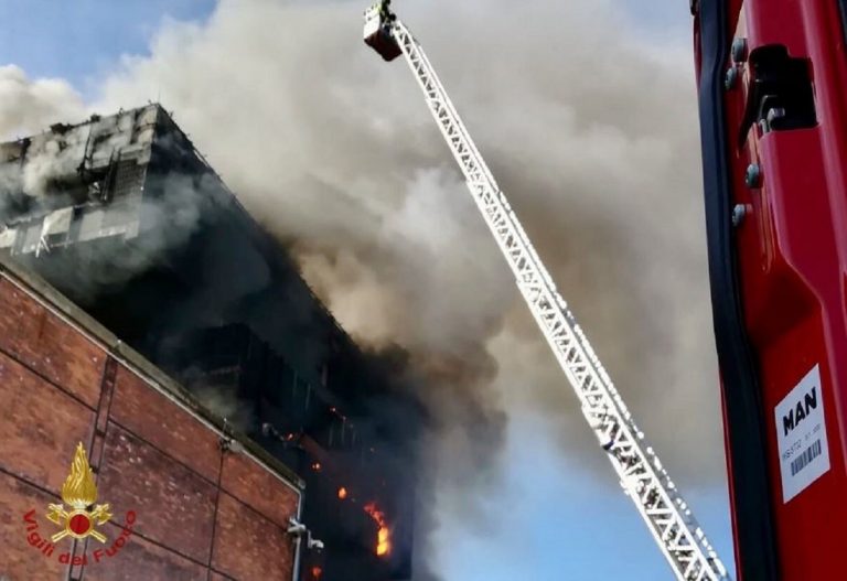 incendio autorità portuale savona