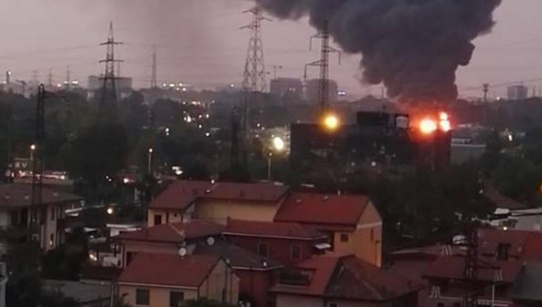 incendio milano cologno monzese