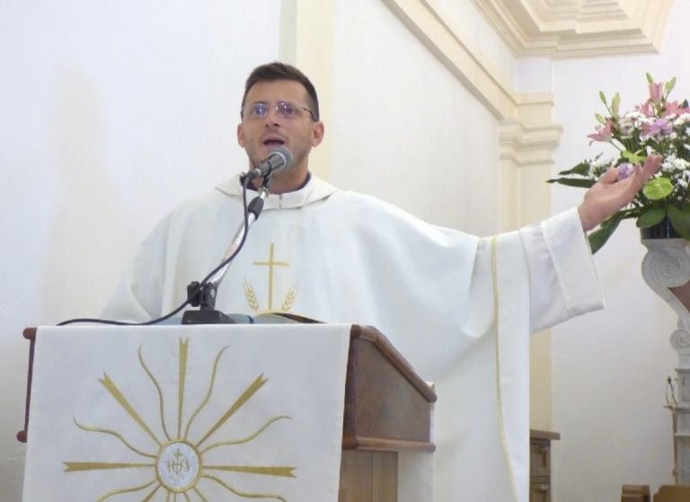 sacerdote