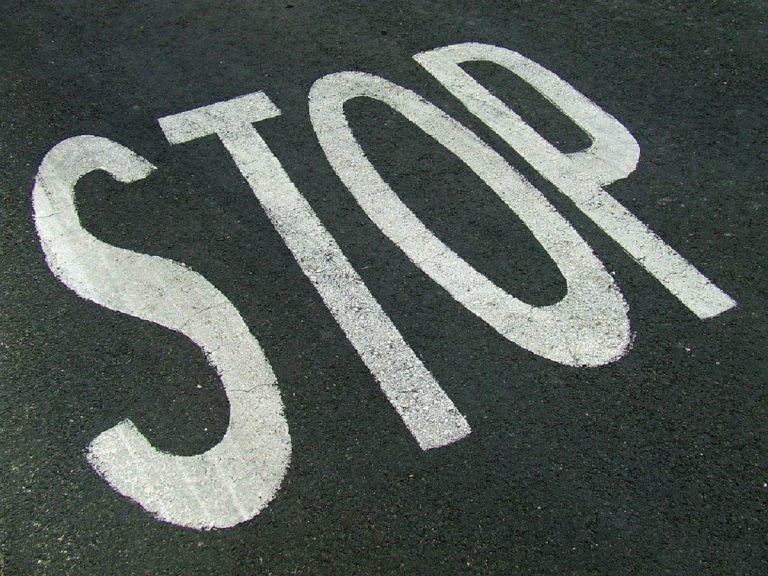 stop 768x576
