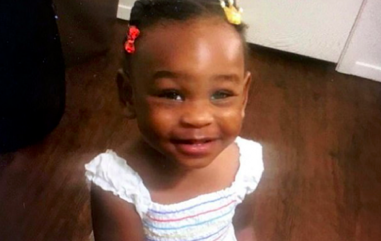 Bimba 2 anni violentata uccisa cinghiate