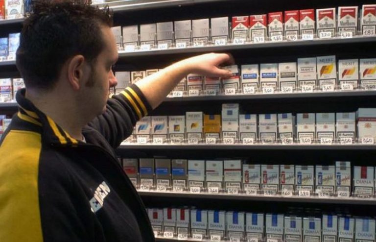 Manovra, aumento di 10 centesimi per le sigarette