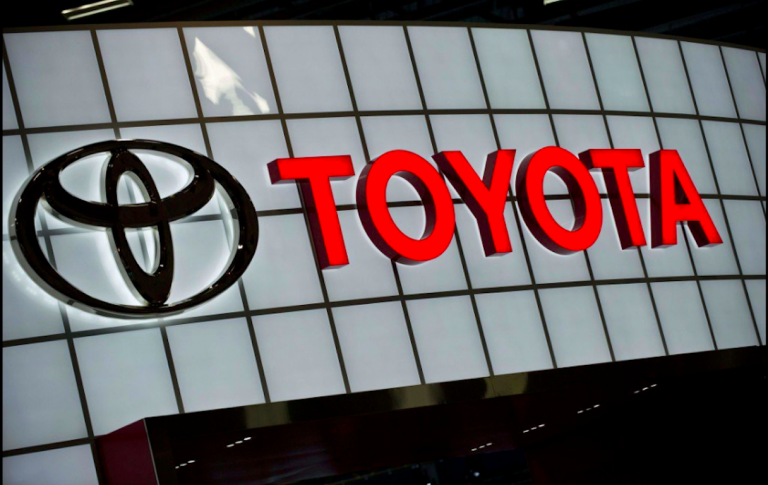 Toyota ritira auto per problemi all'airbag