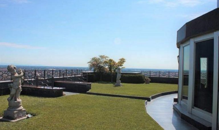 atico giardino 640x381 768x457