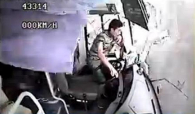 autista bus cina litiga fiuma