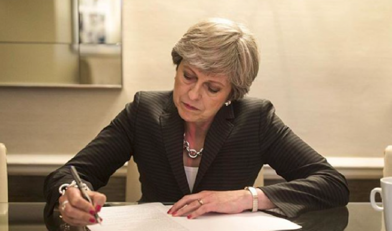 Brexit, dimissioni governo May