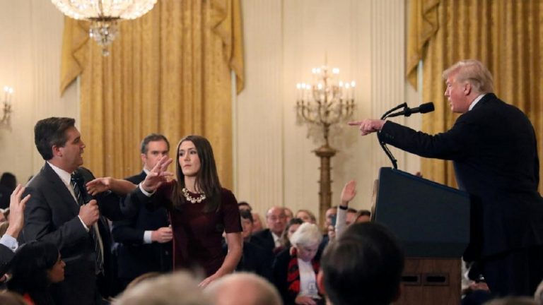 CNN vince la causa contro Trum: Jim Acosta deve riavere il pass