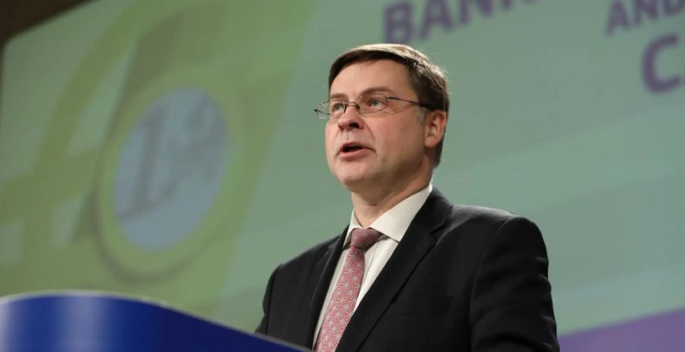 Ue, Dombrovskis: "La manovra è insufficiente"