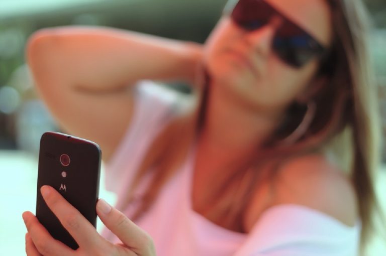 Foto di ragazze rubate da Fecebook e caricate su un sito porno
