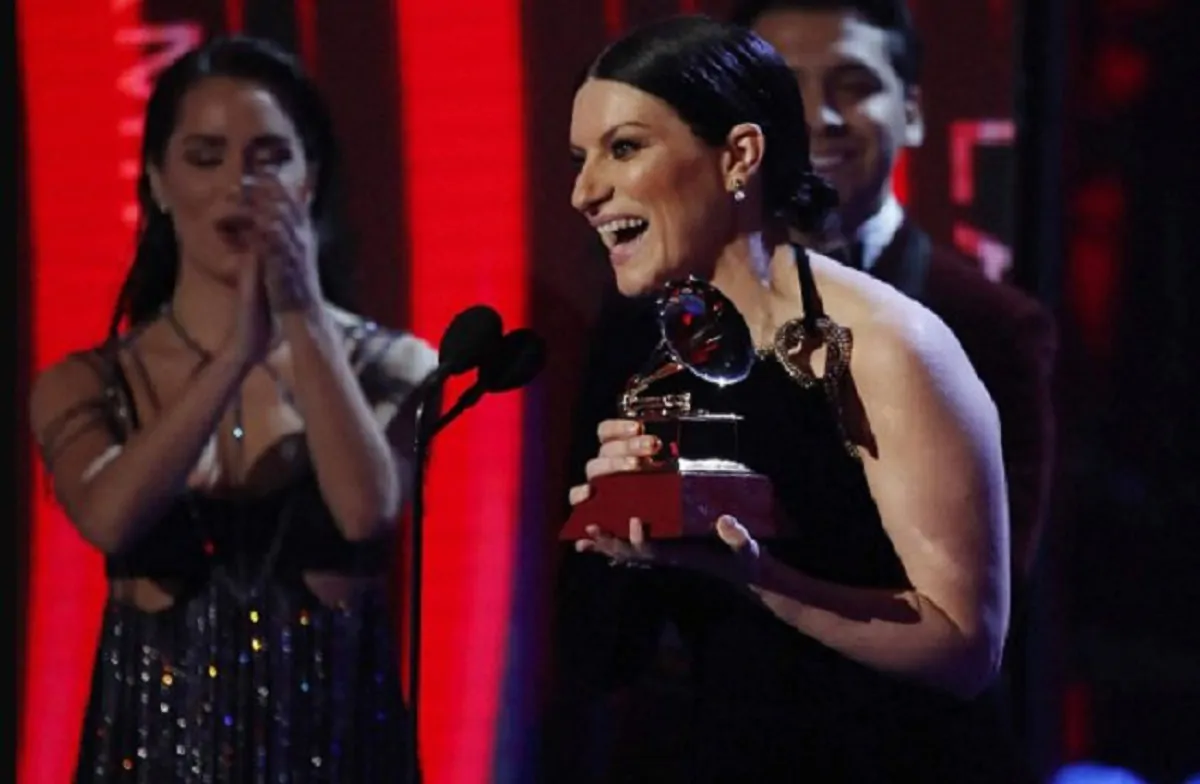 Latin Grammy Award, la vittoria di Laura Pausini