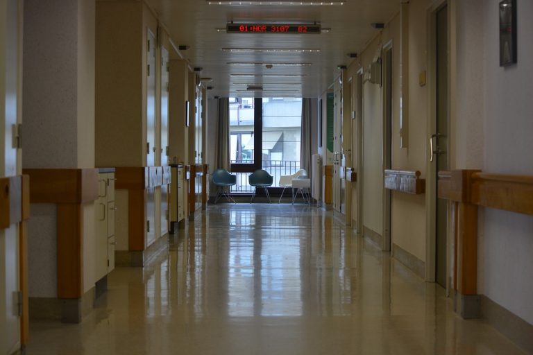 napoli-malasanità-perde-vista-intervento-cuore