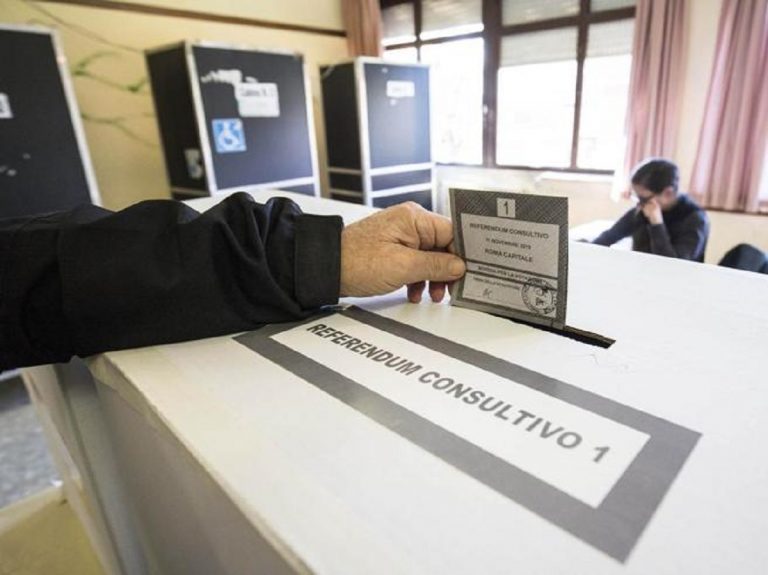Affluenza al 16,4% per il referendum sull'Atac, quorum lontano