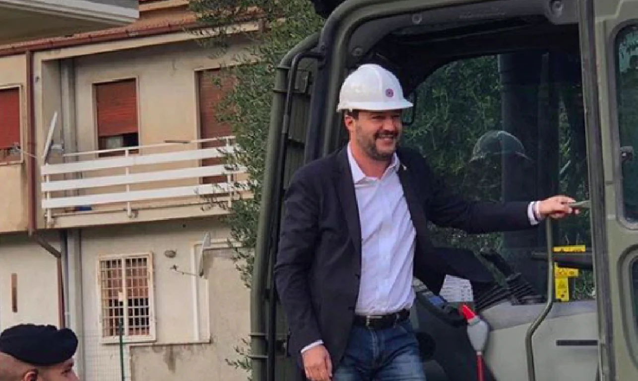 Salvini ruspa demolizione Casamonica