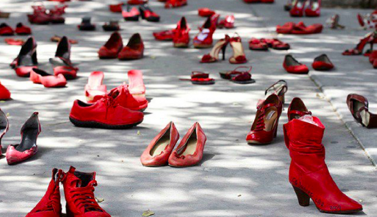 Violenza, moglie suicida