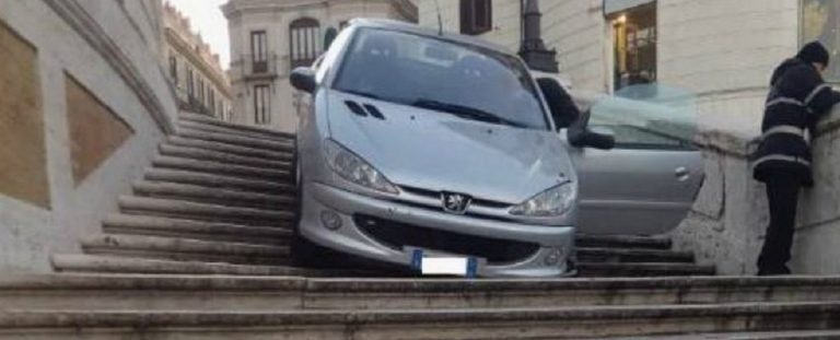 auto su Trinità dei Monti