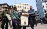 Elezioni in Bangladesh, 16 morti. Vince Hasina