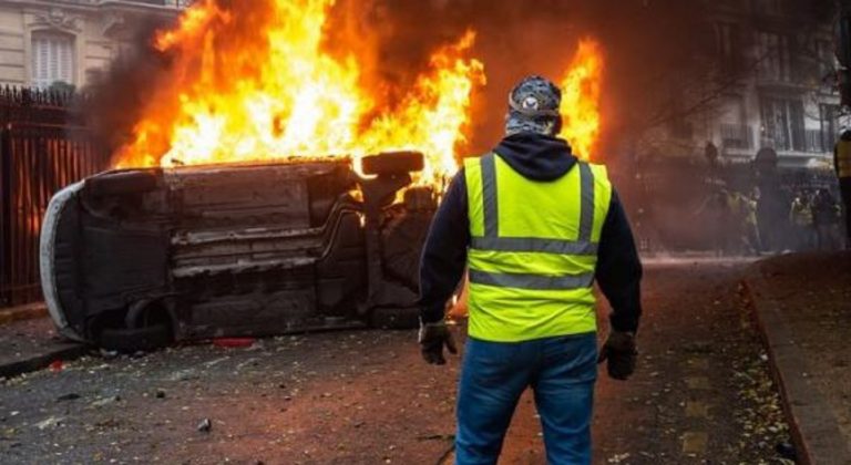 Avignone, morto un manifestante dei gilet gialli