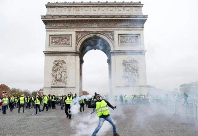 gilet gialli parigi
