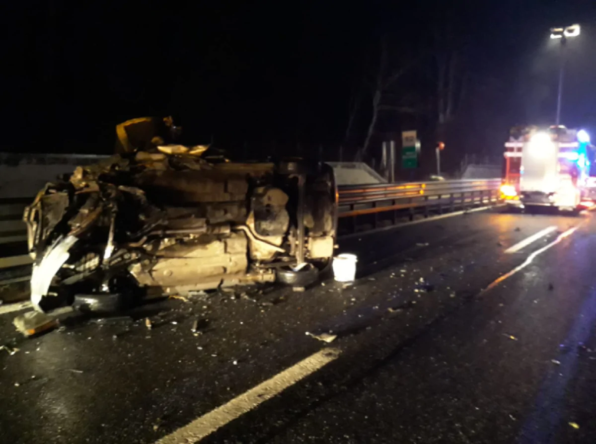 Abruzzo, incidente stradale sull'A24: 9 feriti