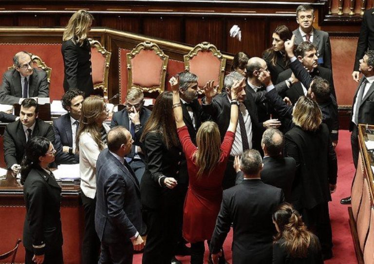 Manovra, il Senato approva: opposizioni in rivolta
